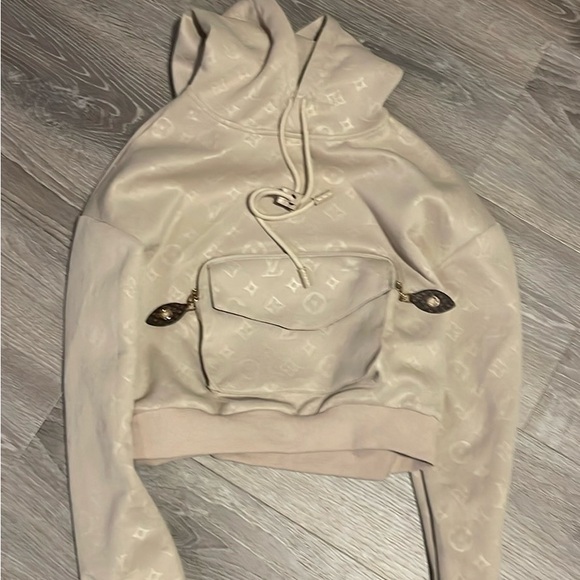 Louis Vuitton cropped Cream Hoodie with Logo xs new - Picture 1 of 6